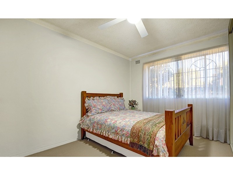 2/5 St Albans Road, Kingsgrove NSW 2208