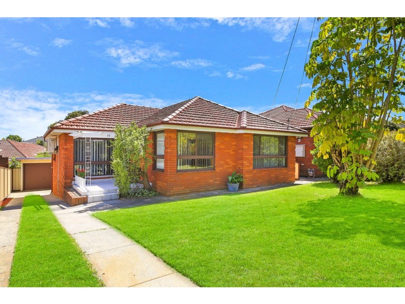 35 MOOREFIELDS RD, Kingsgrove NSW 2208