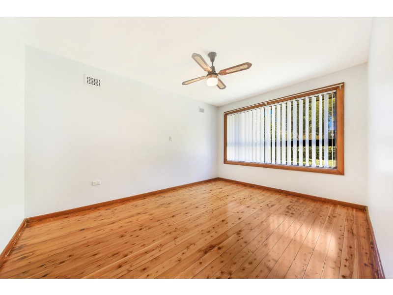 35 MOOREFIELDS RD, Kingsgrove NSW 2208