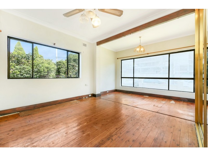 108 CAROLINE ST, Kingsgrove NSW 2208