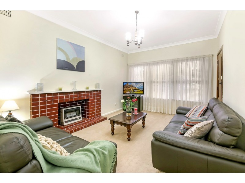 44 LEGGE ST, Roselands NSW 2196