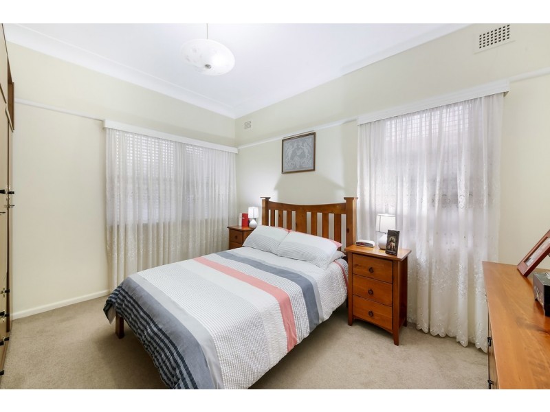 44 LEGGE ST, Roselands NSW 2196