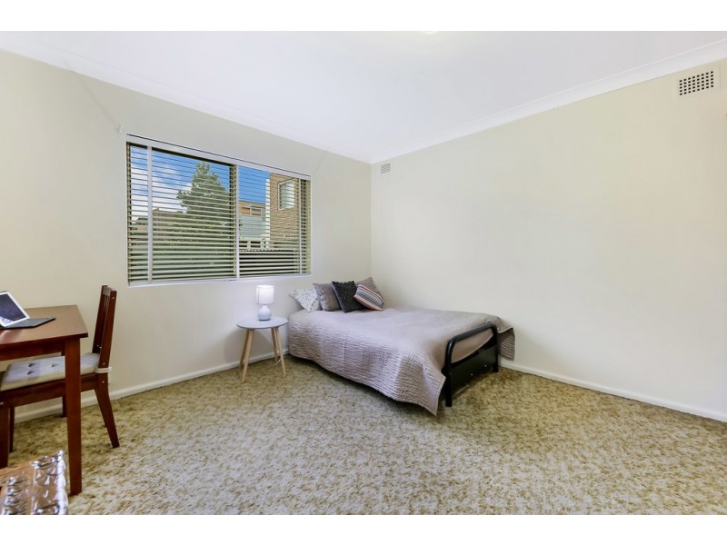 44 LEGGE ST, Roselands NSW 2196