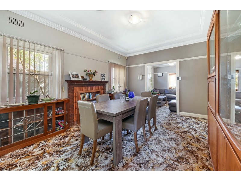 8 TODD ST, Kingsgrove NSW 2208
