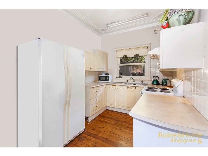 8 TODD ST, Kingsgrove NSW 2208