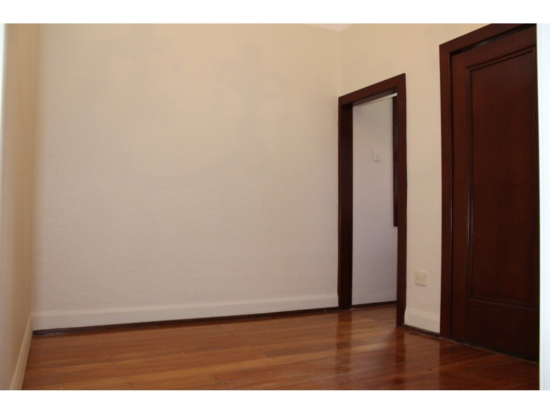 8 livingstone road, Petersham NSW 2049