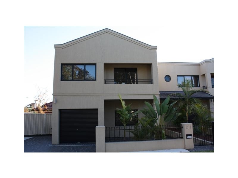 2/1 Monaro Avenue, Kingsgrove NSW 2208