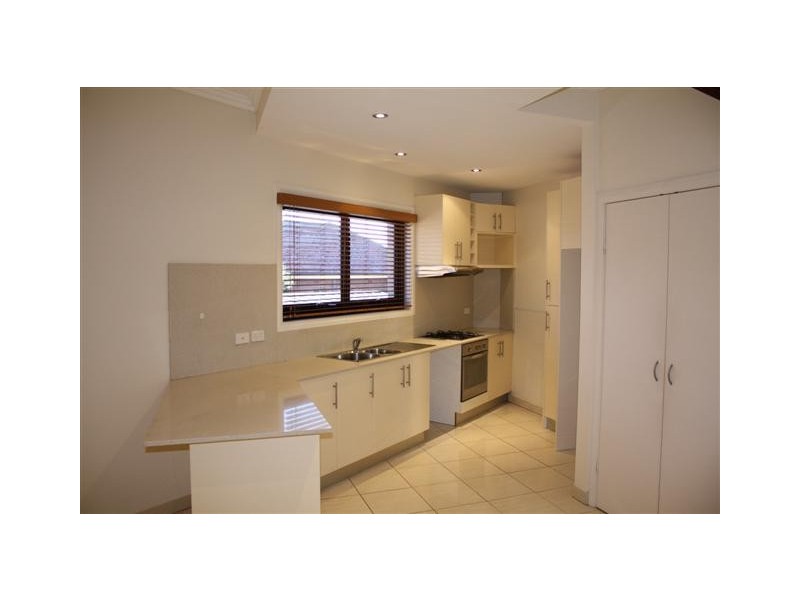 2/1 Monaro Avenue, Kingsgrove NSW 2208