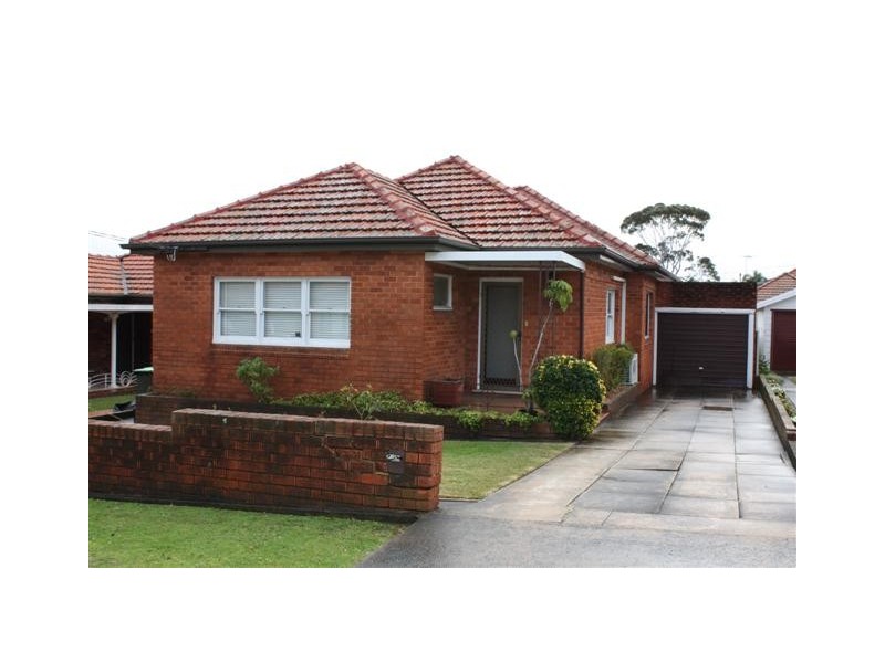 6 Simmons Road, Kingsgrove NSW 2208