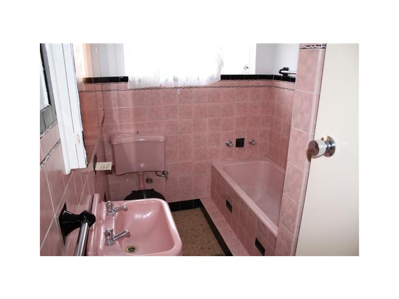 6 Simmons Road, Kingsgrove NSW 2208