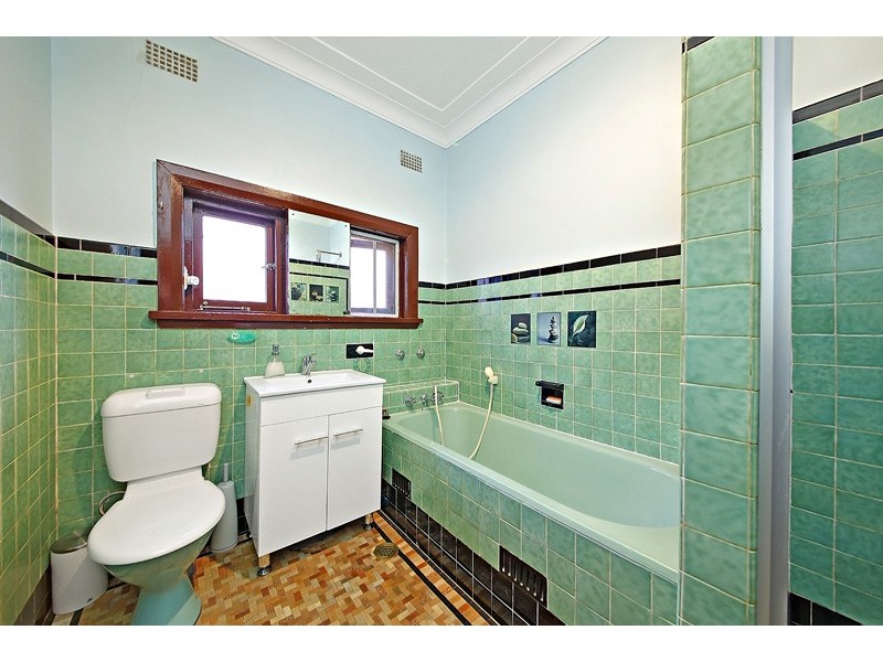 404 Kingsgrove Road, Kingsgrove NSW 2208