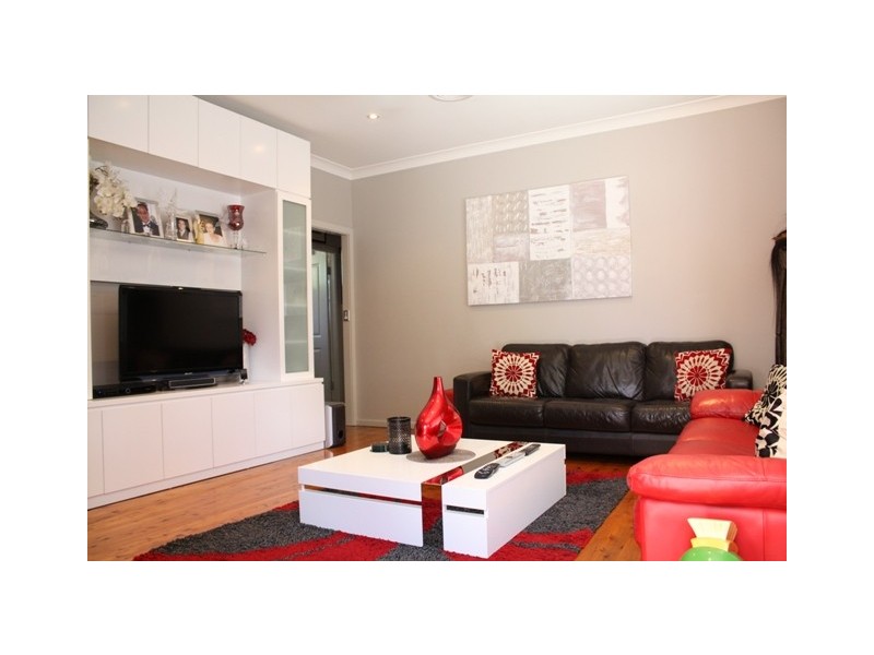 2/4 Elizabeth Street, Kingsgrove NSW 2208