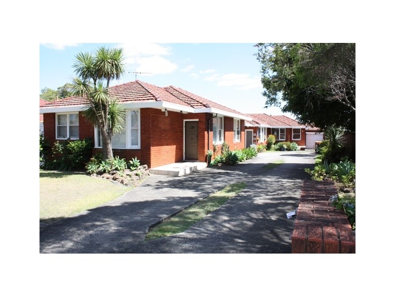 2/4 Elizabeth Street, Kingsgrove NSW 2208