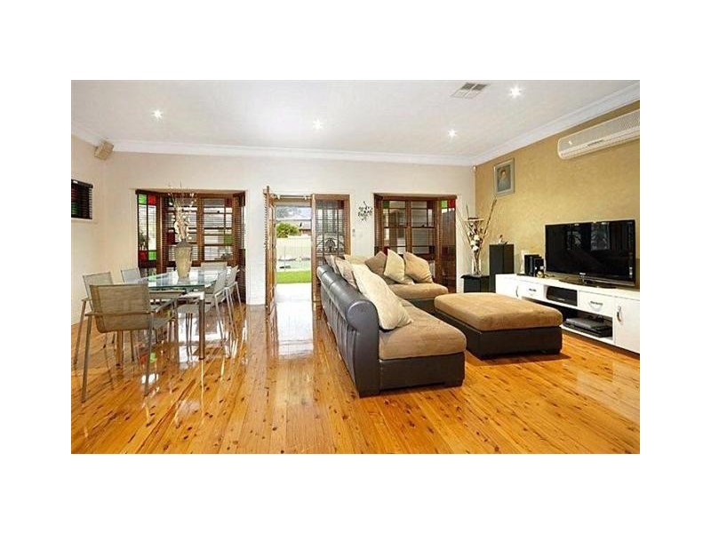 302 Gloucester Road, Beverly Hills NSW 2209