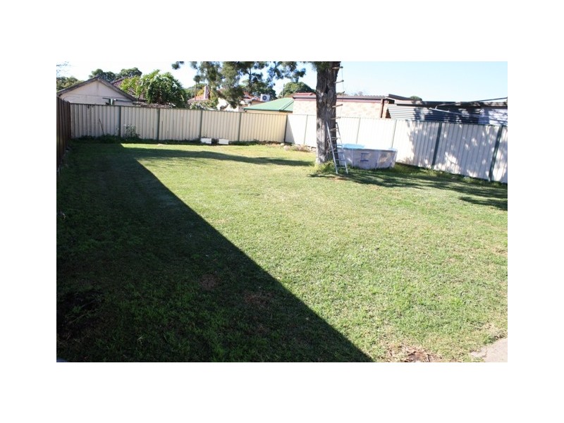 28 Ludgate Street, Roselands NSW 2196