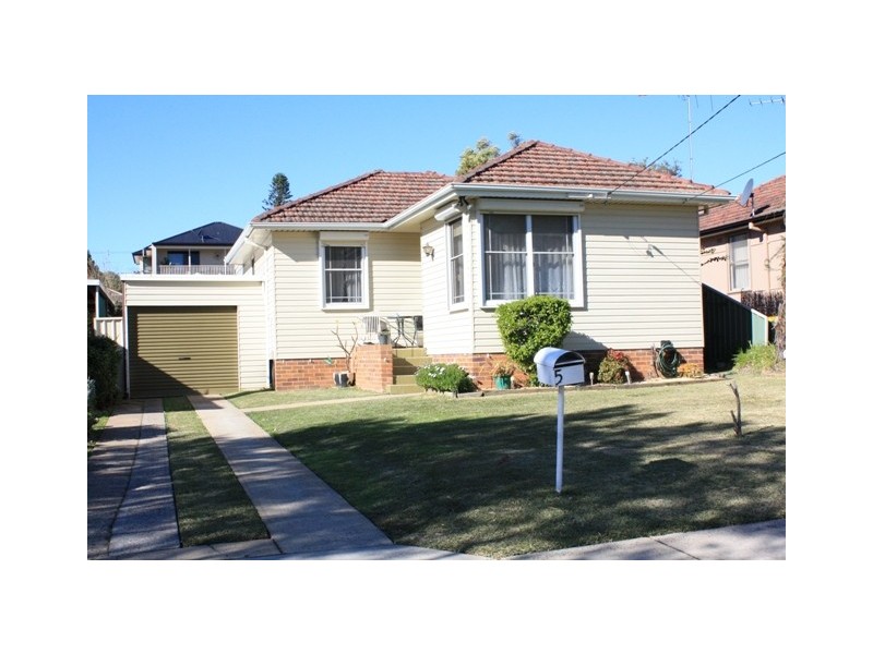 5 Clifford Street, Panania NSW 2213