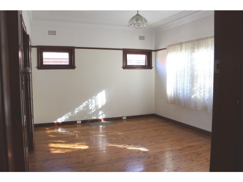 10 Richland Street, Kingsgrove NSW 2208