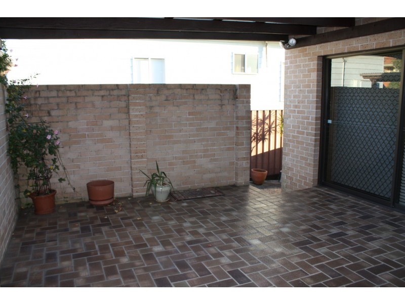 17 Roseview Avenue, Roselands NSW 2196