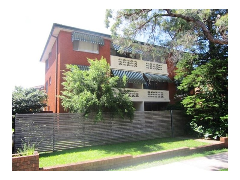4/11 St Albans Road, Kingsgrove NSW 2208