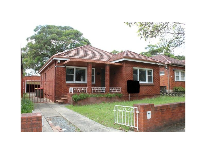 122 Caroline Street, Kingsgrove NSW 2208