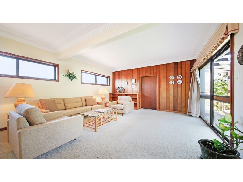 33 Rosebank Ave, Kingsgrove NSW 2208