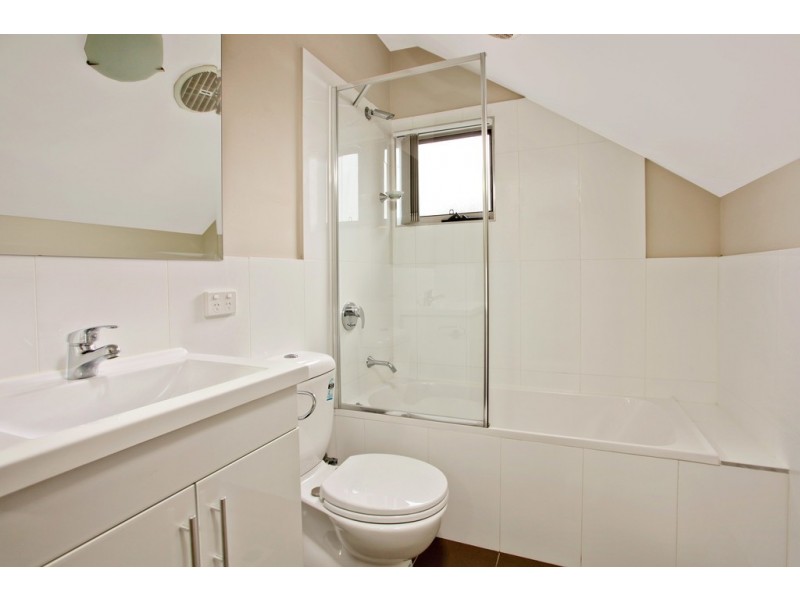 2/60 Brisbane Street, Oxley Park NSW 2760