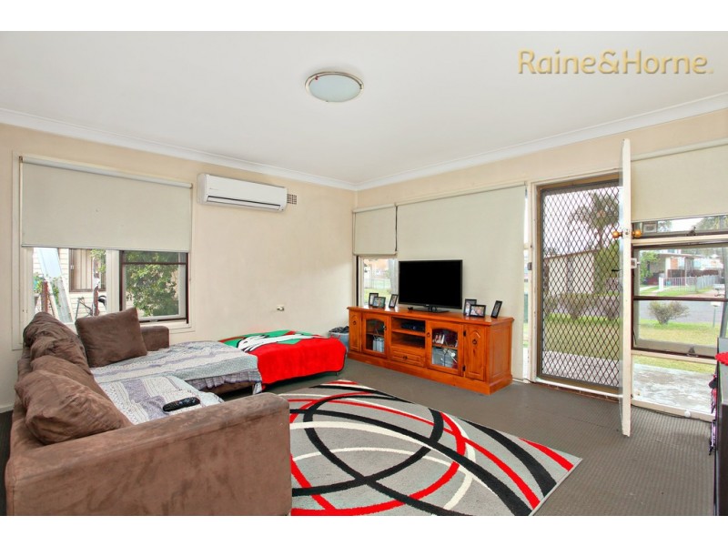 6 Antill Place, Blackett NSW 2770