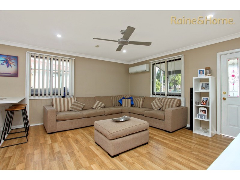 8 Pinang Place, Whalan NSW 2770