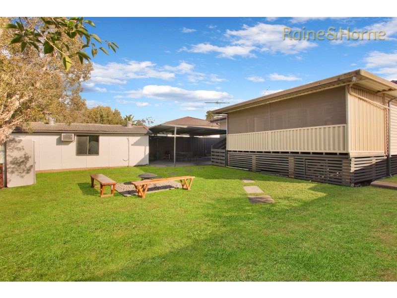 8 Pinang Place, Whalan NSW 2770