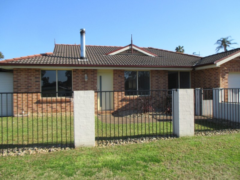 2 Whitcroft Place, Oxley Park NSW 2760