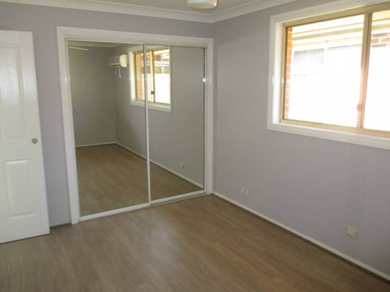 2 Whitcroft Place, Oxley Park NSW 2760