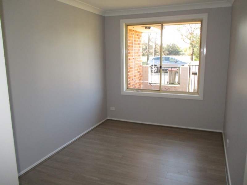 2 Whitcroft Place, Oxley Park NSW 2760