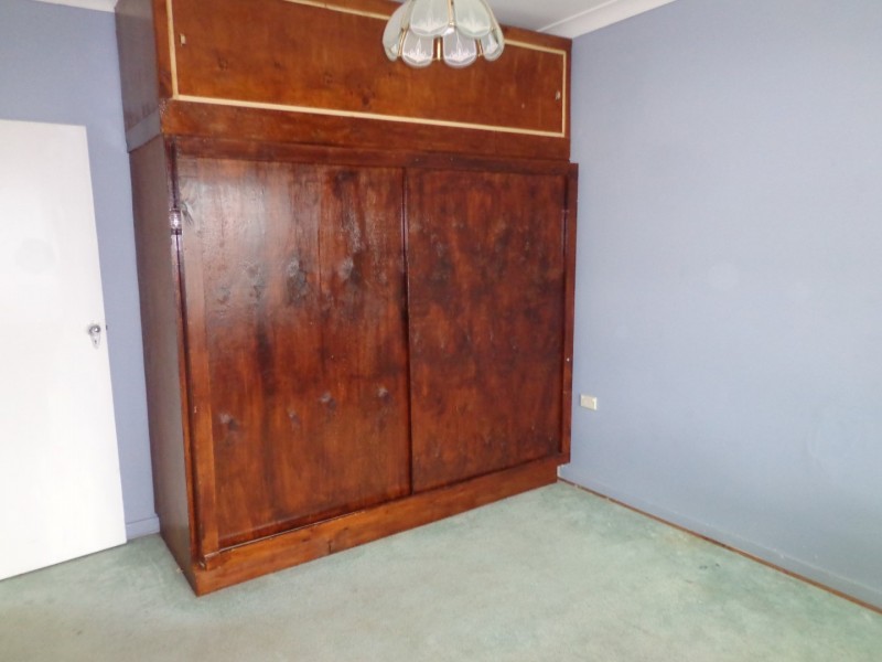 8 Brisbane Street, Oxley Park NSW 2760