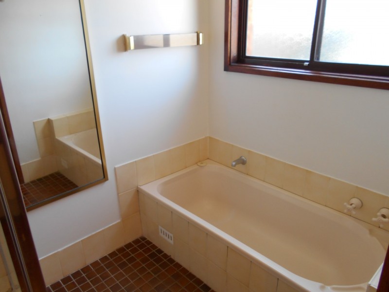 165 Banks Drive, St Clair NSW 2759