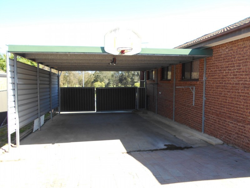 165 Banks Drive, St Clair NSW 2759