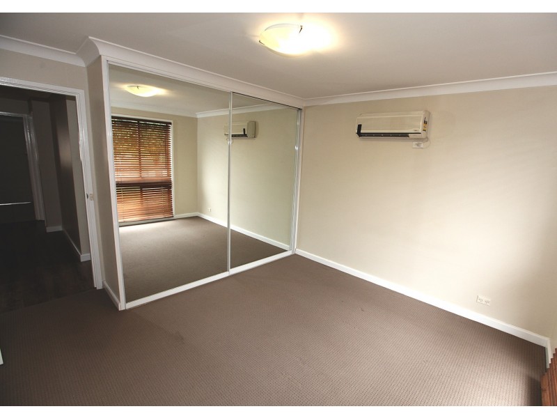 6 Hassett Place, St Clair NSW 2759