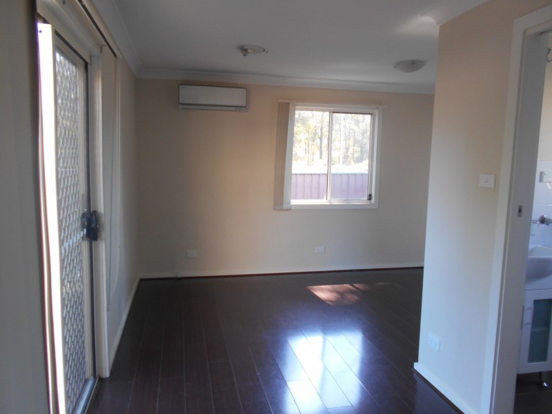 20A Lucena Crescent, Lethbridge Park NSW 2770