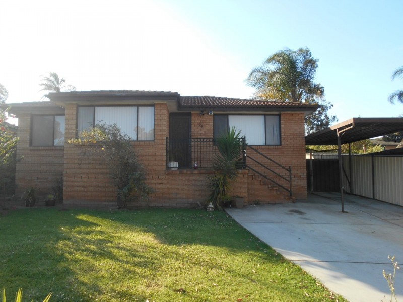 74 Yarramundi Drive, Dean Park NSW 2761