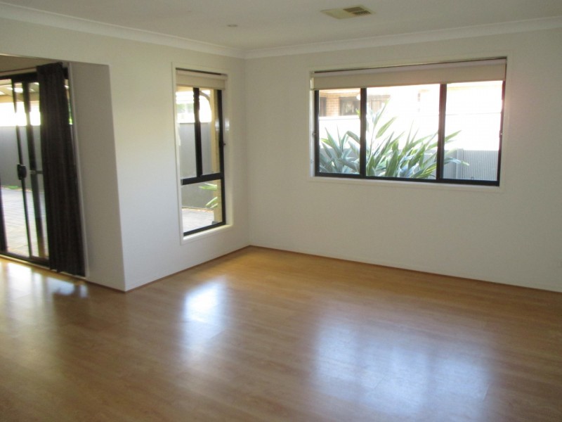 5 Nield Street, Ropes Crossing NSW 2760