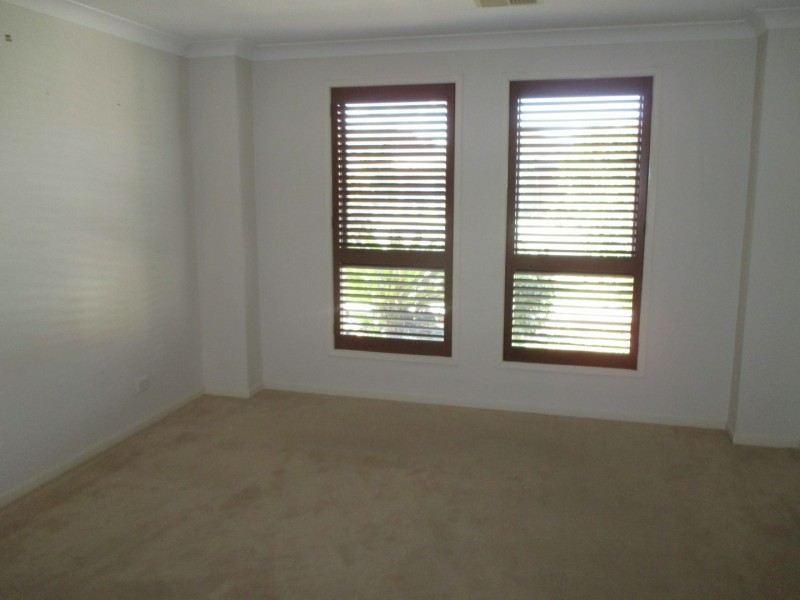 5 Nield Street, Ropes Crossing NSW 2760