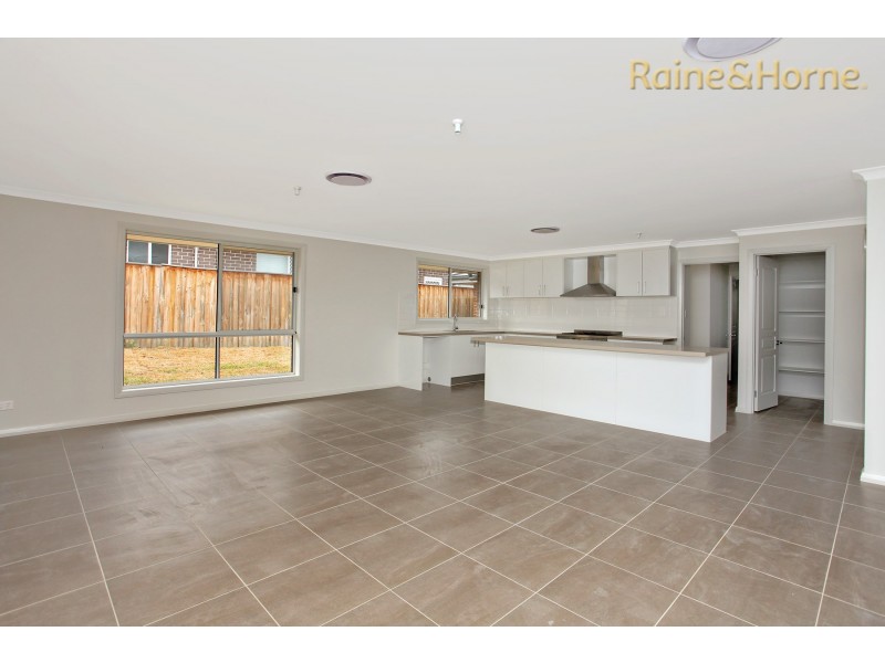 82 Binyang Avenue, Glenmore Park NSW 2745