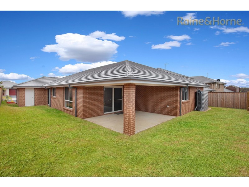 82 Binyang Avenue, Glenmore Park NSW 2745