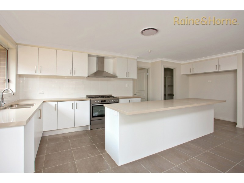 82 Binyang Avenue, Glenmore Park NSW 2745
