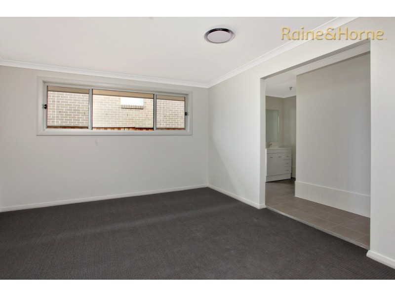 82 Binyang Avenue, Glenmore Park NSW 2745