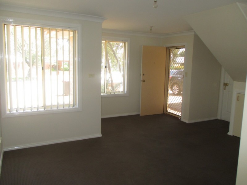 1/2 Wattle Avenue, North St Marys NSW 2760