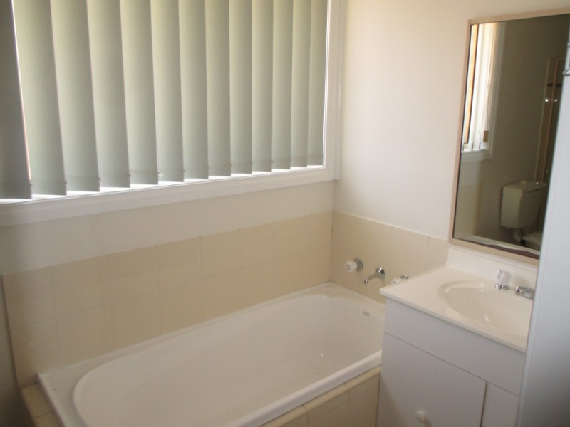 1/2 Wattle Avenue, North St Marys NSW 2760