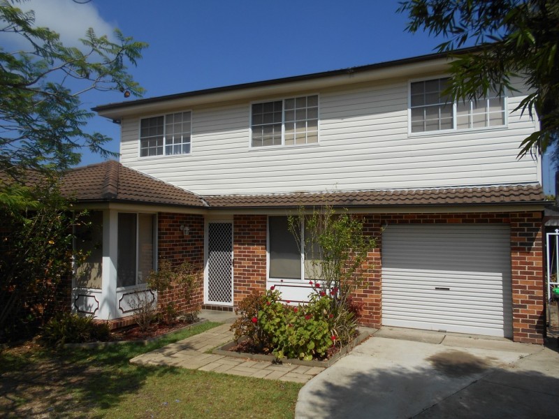 4 Erie Place, St Clair NSW 2759