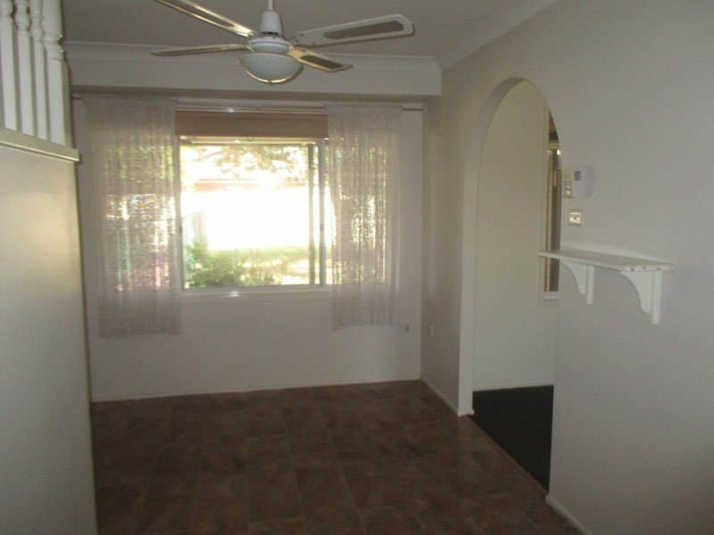 4 Erie Place, St Clair NSW 2759