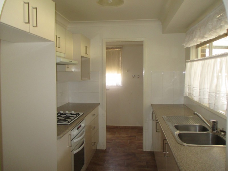 4 Erie Place, St Clair NSW 2759