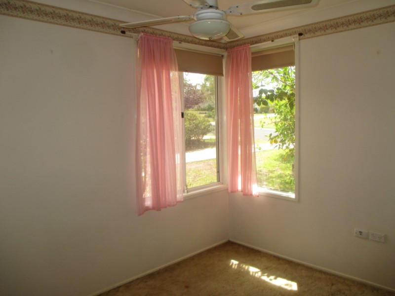 4 Erie Place, St Clair NSW 2759